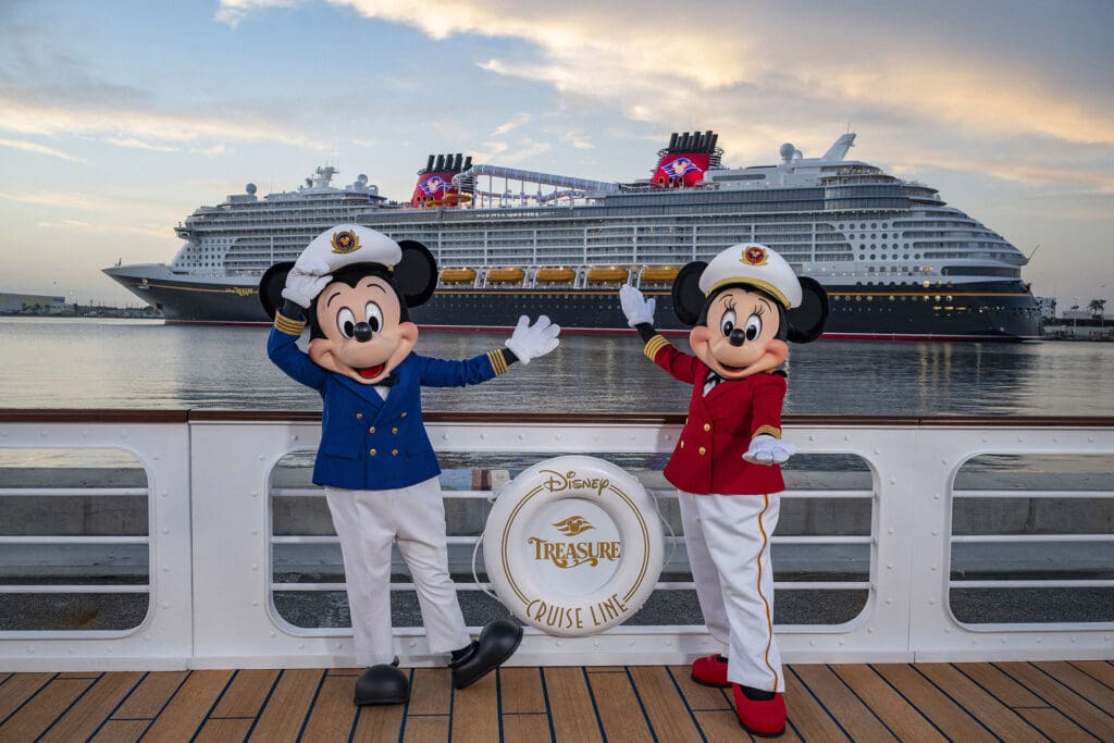 Disney Treasure setting sail