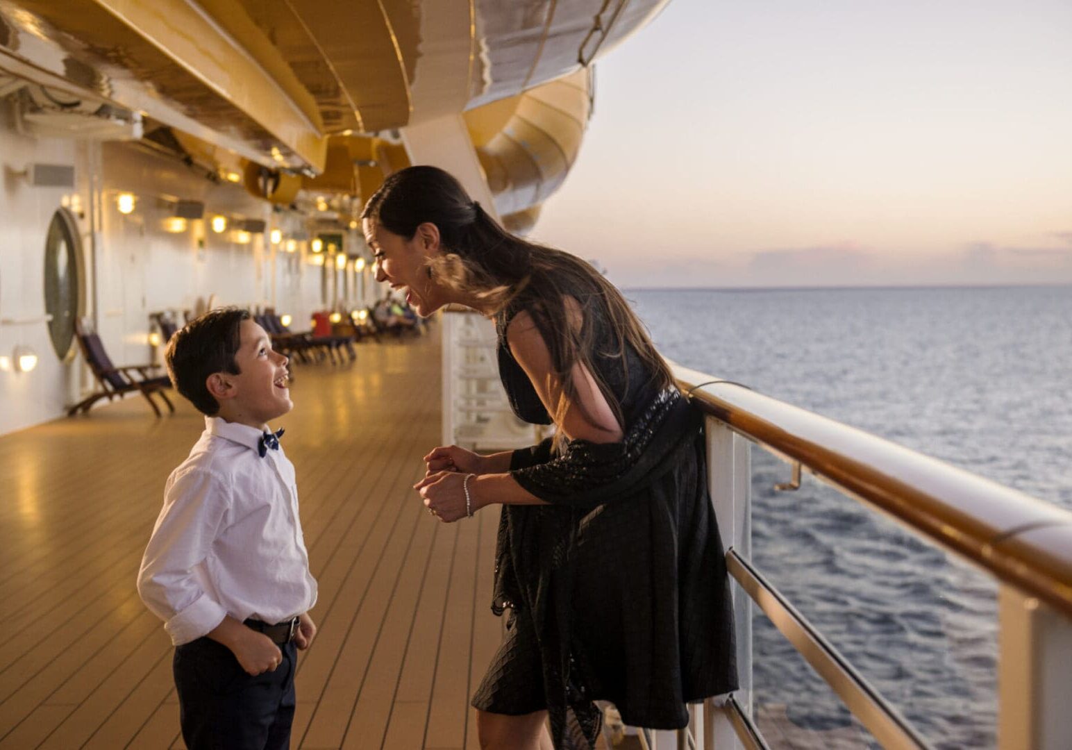 disney cruise dinner clothing